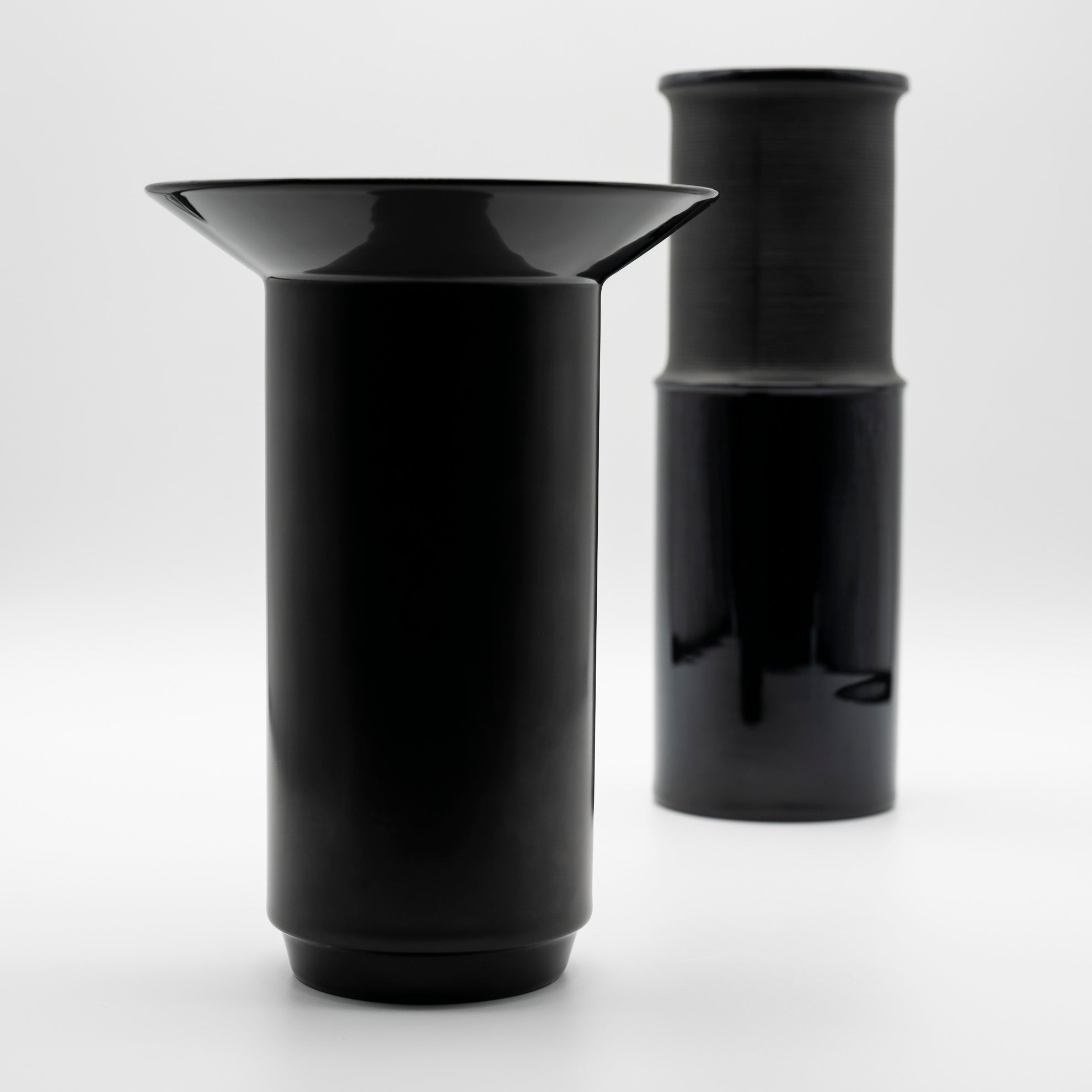 Porcelaine Noire Vase Duo - Jan van der Vaart & Tapio Wirkkala for Rosenthal, 1980s