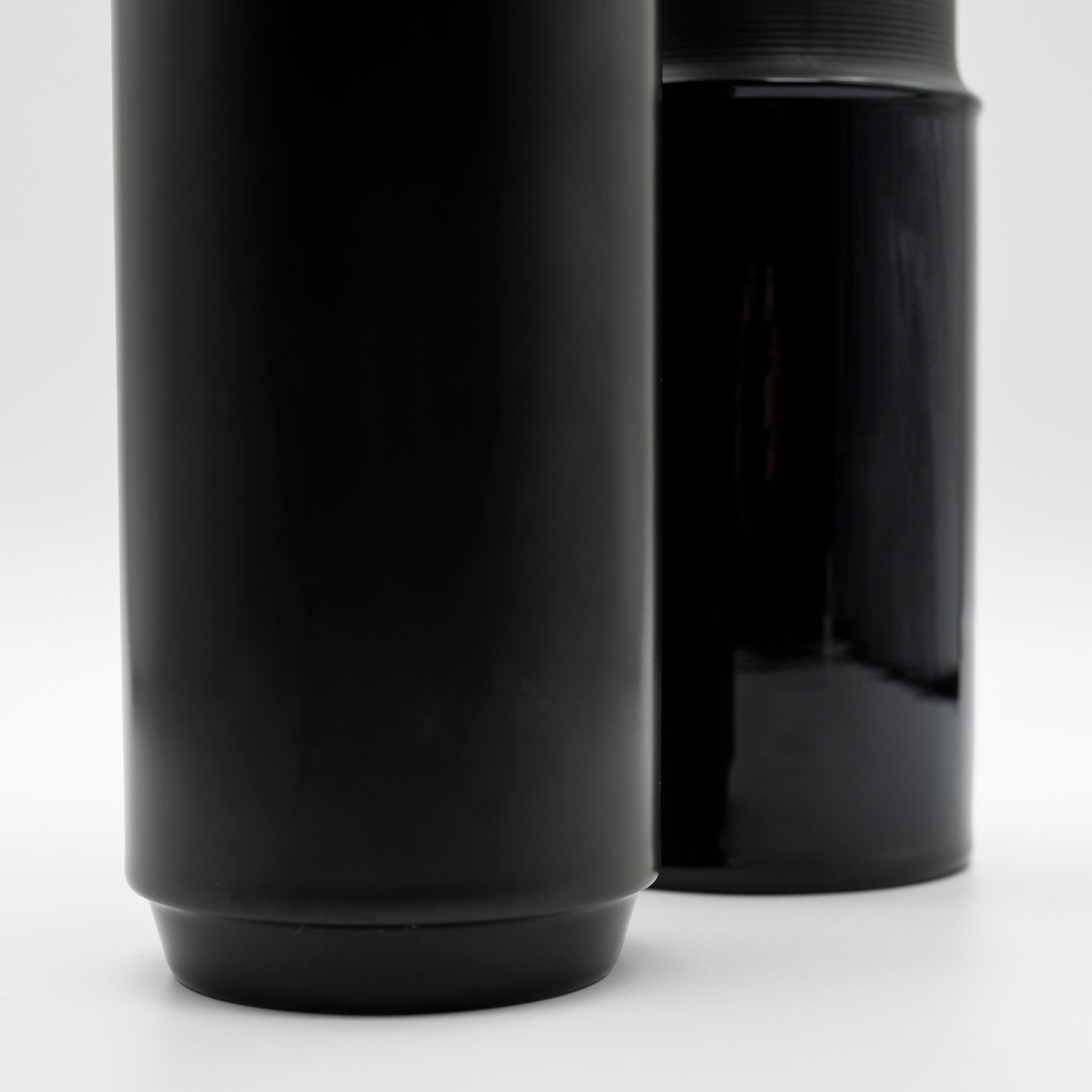 Porcelaine Noire Vase Duo - Jan van der Vaart & Tapio Wirkkala for Rosenthal, 1980s