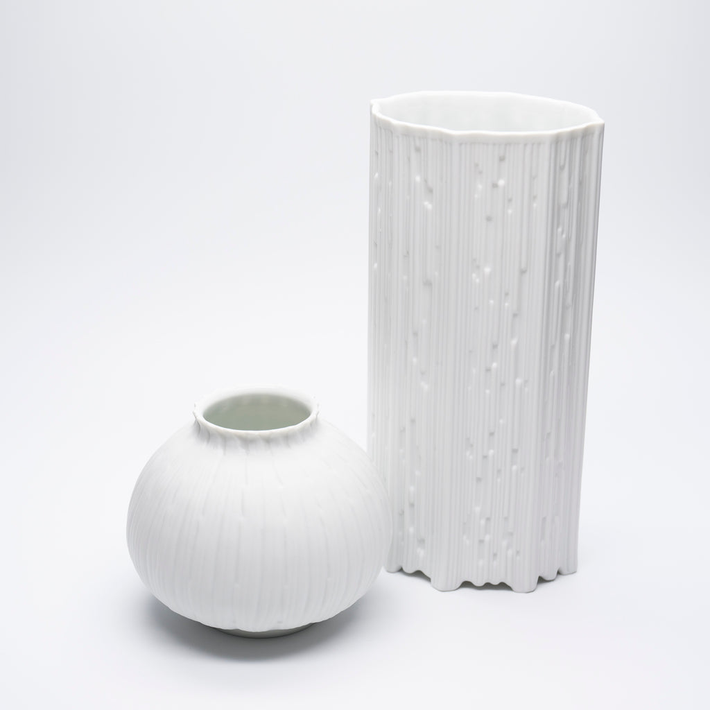Curated Porcelain Vase Duo – “Zwiebel” of Hans Achtziger for Fürstenberg & Hutschenreuther, mid–late 20th century