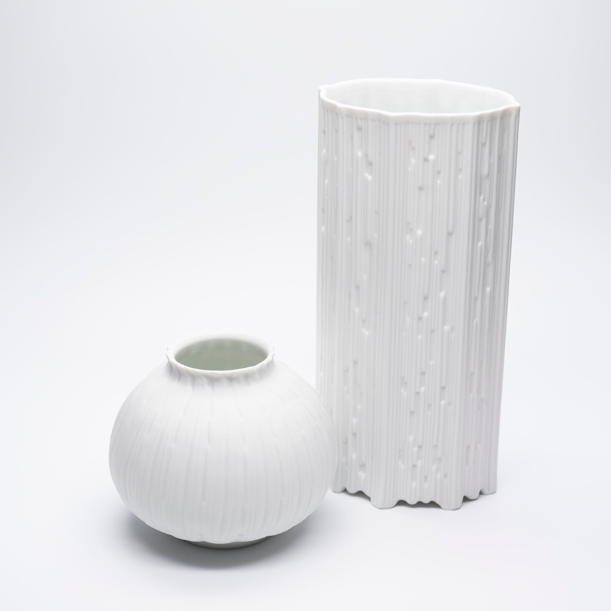 Curated Porcelain Vase Duo – “Zwiebel” of Hans Achtziger for Fürstenberg & Hutschenreuther, mid–late 20th century