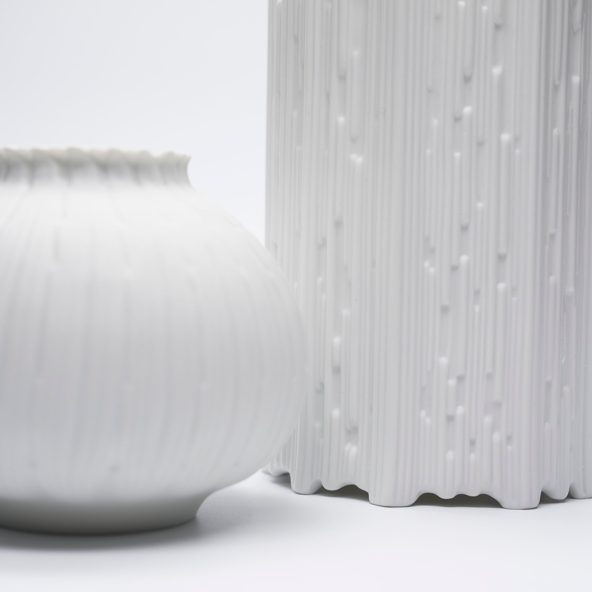 Curated Porcelain Vase Duo – “Zwiebel” of Hans Achtziger for Fürstenberg & Hutschenreuther, mid–late 20th century
