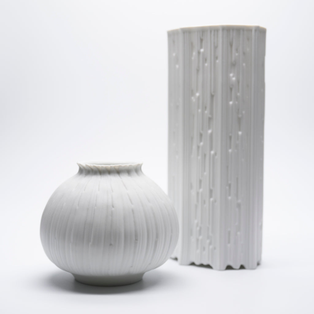 Curated Porcelain Vase Duo – “Zwiebel” of Hans Achtziger for Fürstenberg & Hutschenreuther, mid–late 20th century