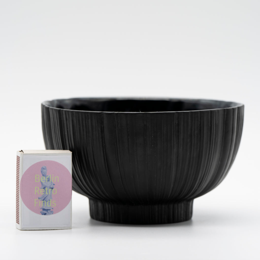 Plissée Porcelaine Noire Bowl – Martin Freyer for Rosenthal, 1970s