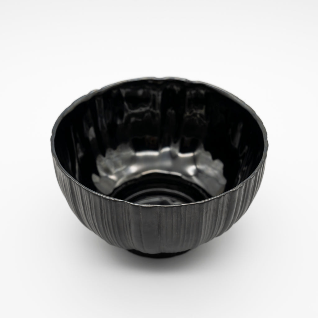 Plissée Porcelaine Noire Bowl – Martin Freyer for Rosenthal, 1970s