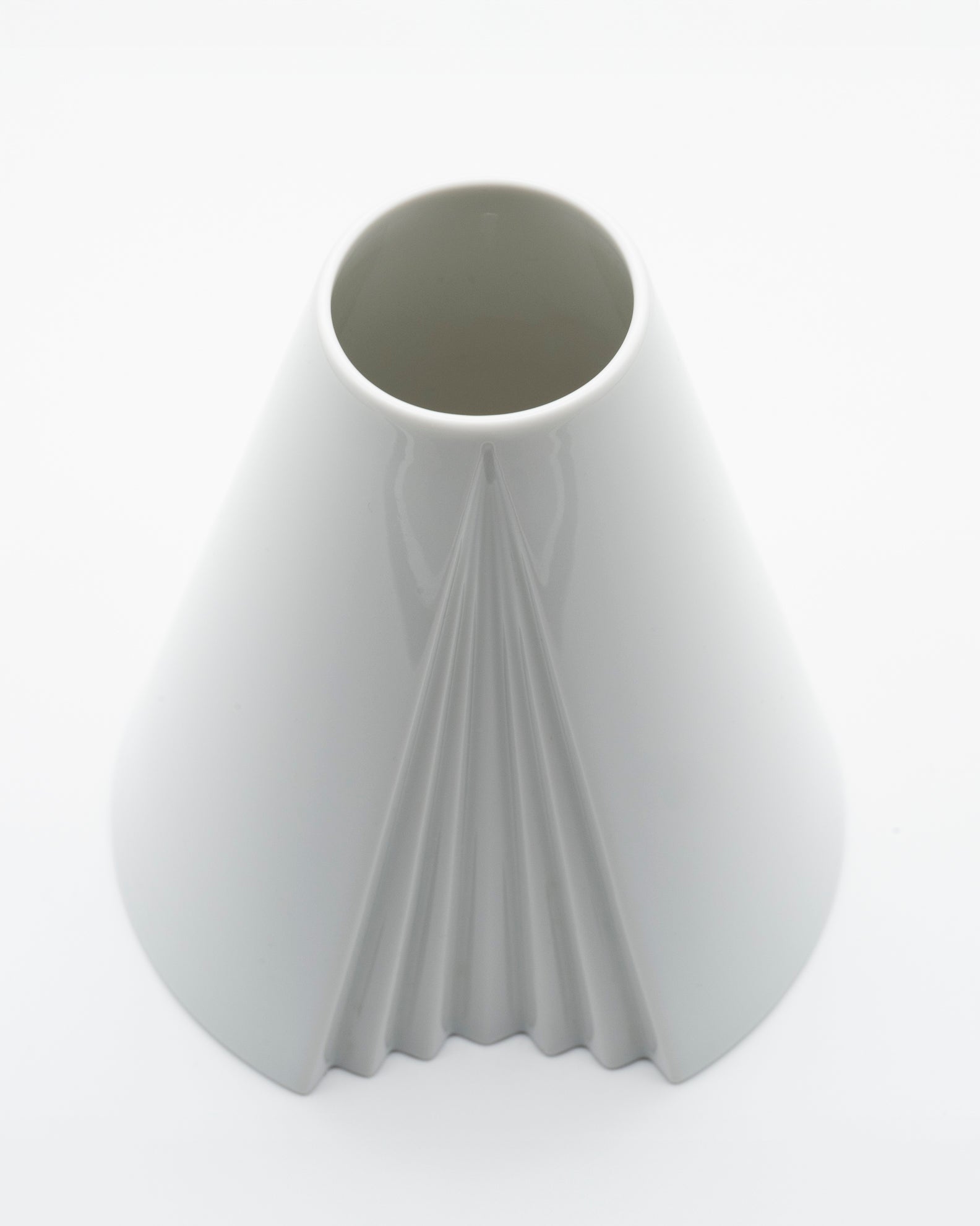Plissée Porcelain Vase Duo – Ambrogio Pozzi for Rosenthal, 1985