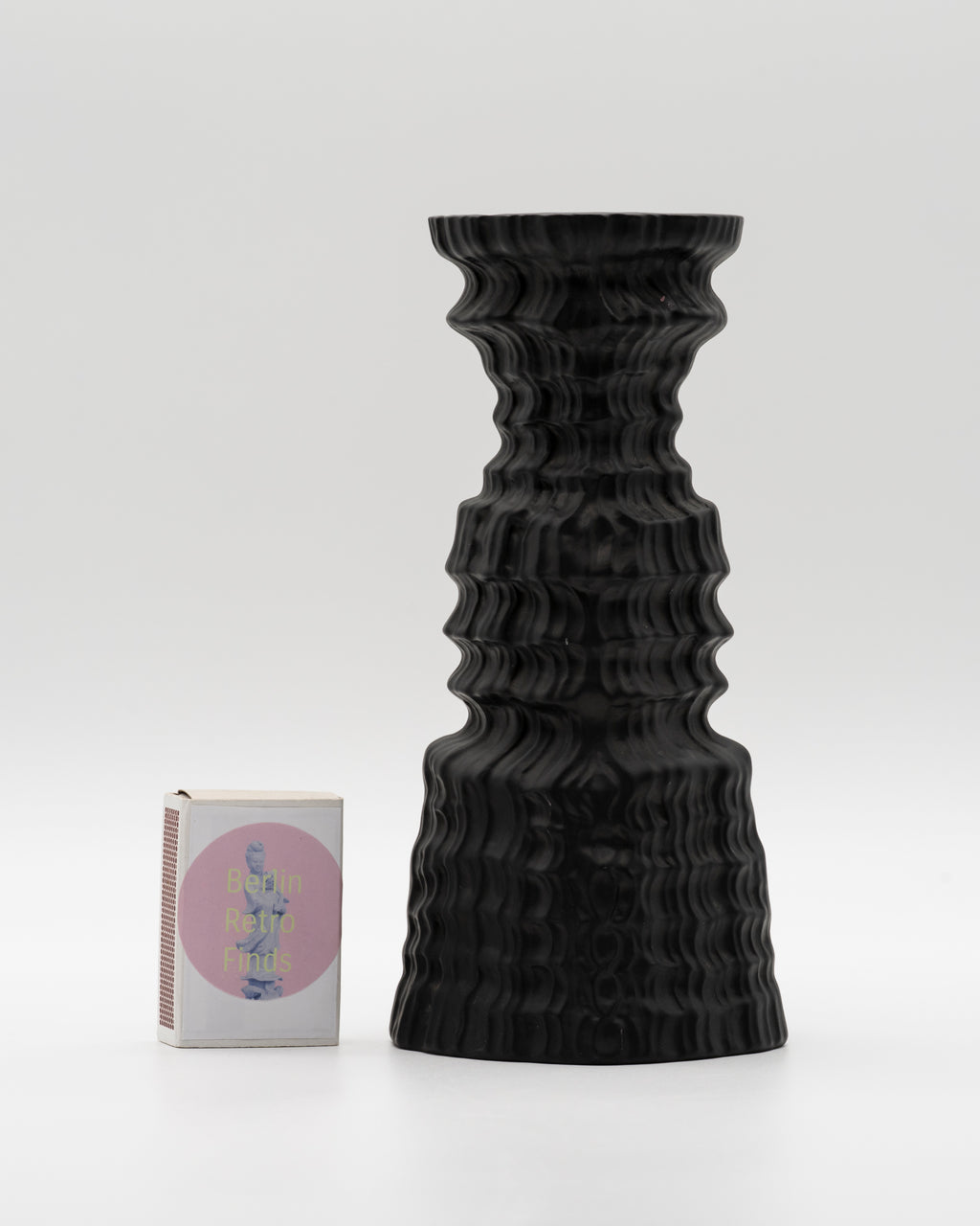 Cascade Porcelaine Noire Candleholder Duo – Martin Freyer for Rosenthal, 1970s