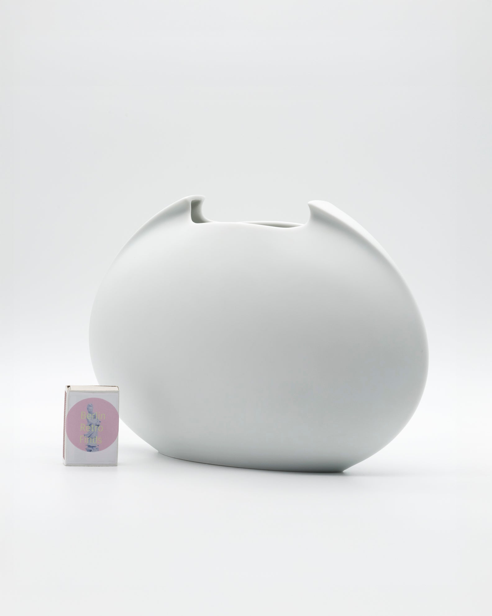 White Bisque Porcelain Vase "Tasca" - Lino Sabattini for Rosenthal, 1986