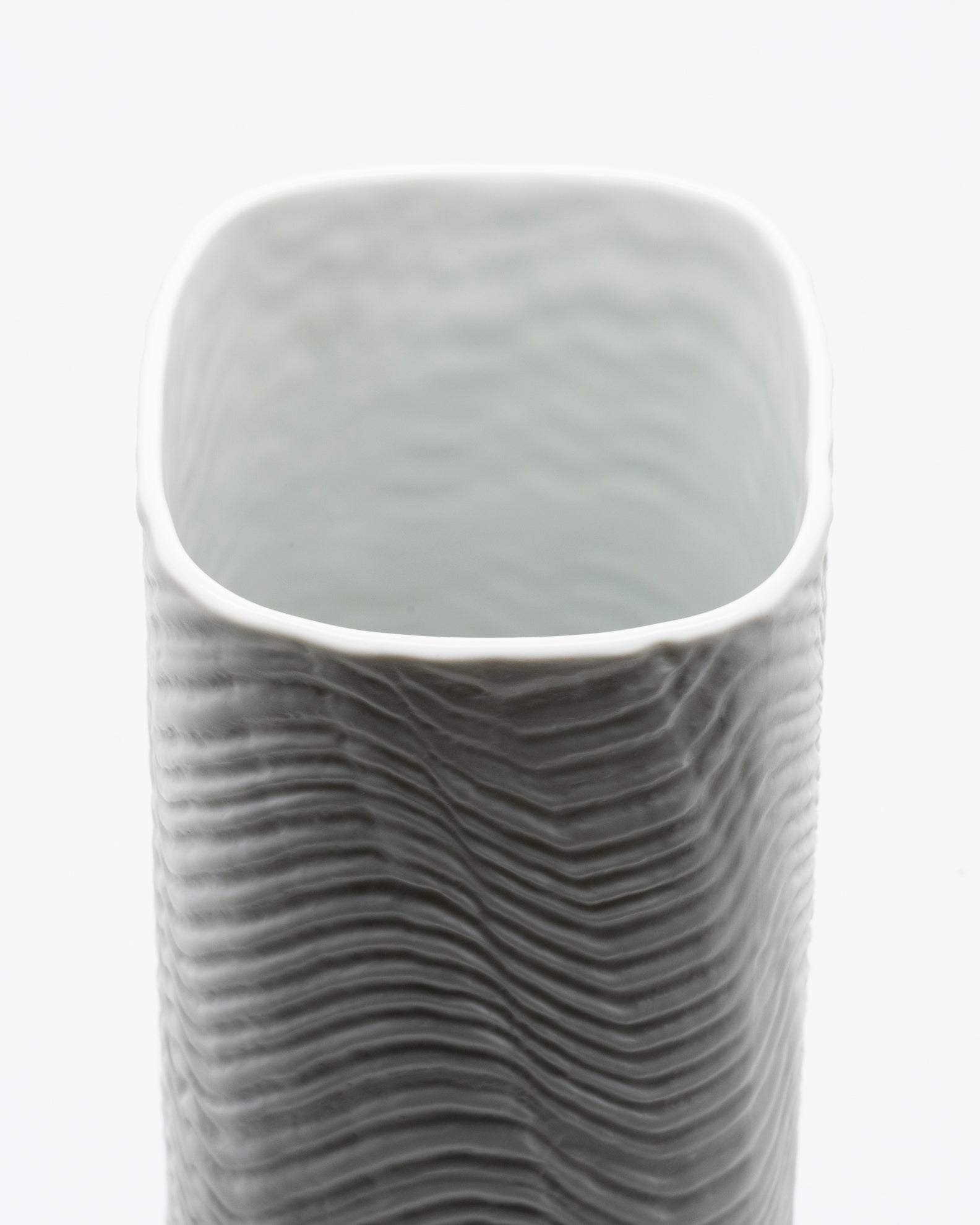 White Bisque Vase “Wave” – Martin Freyer for Rosenthal, 1960s-1970s