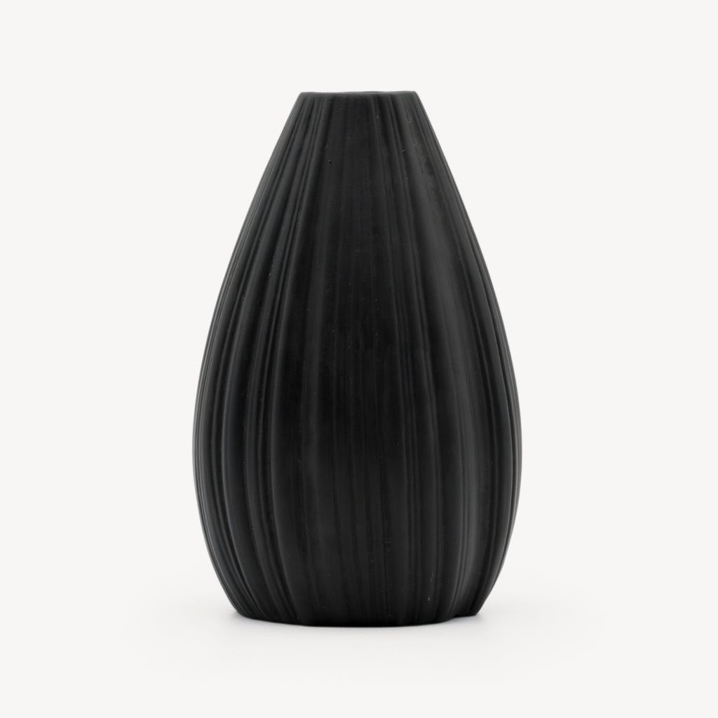 Plissée Porcelaine Noire Vase – Martin Freyer for Rosenthal, 1970s