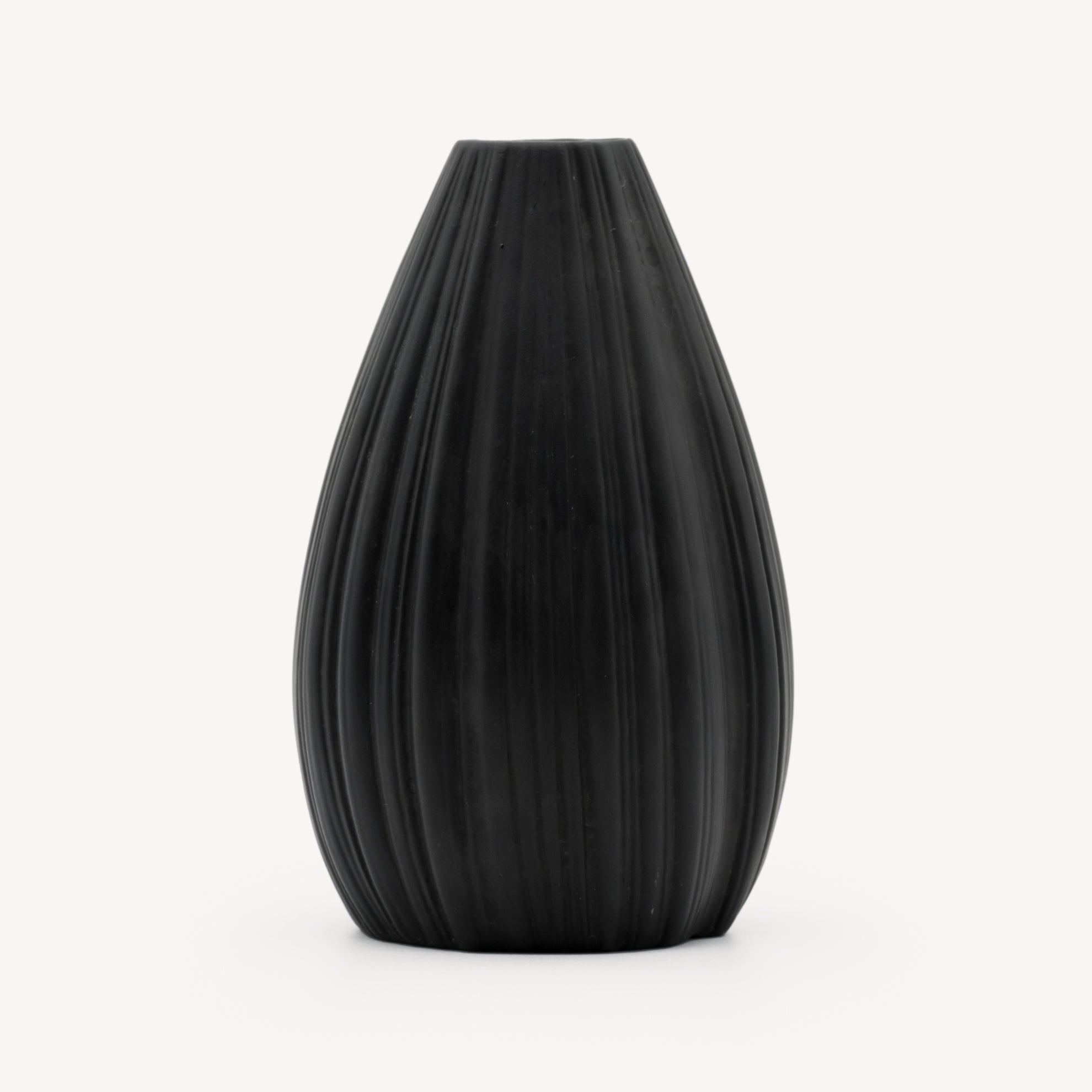 Plissée Porcelaine Noire Vase – Martin Freyer for Rosenthal, 1970s