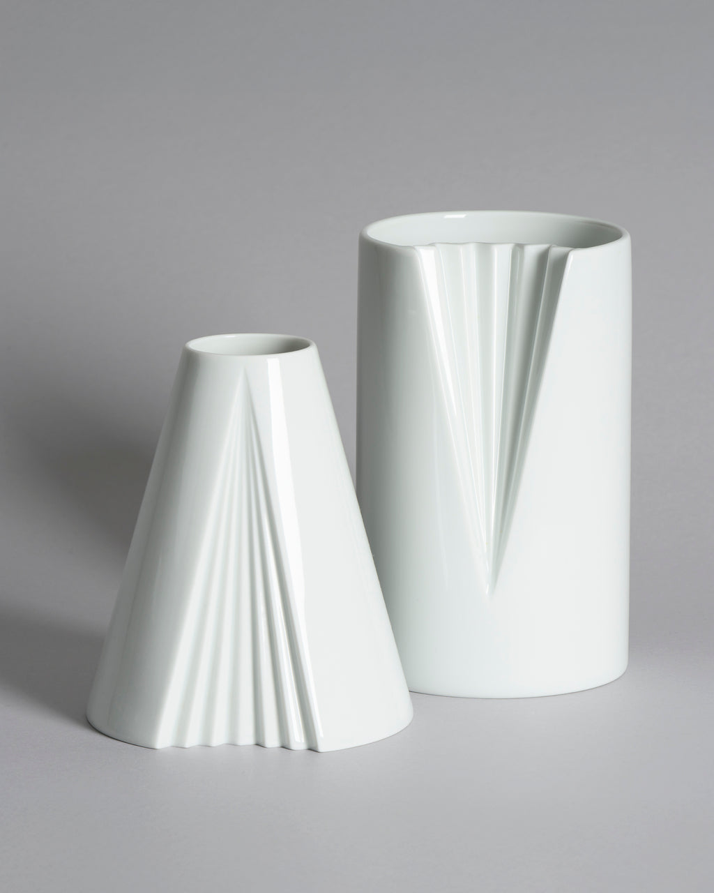 Plissée Porcelain Vase Duo – Ambrogio Pozzi for Rosenthal, 1985