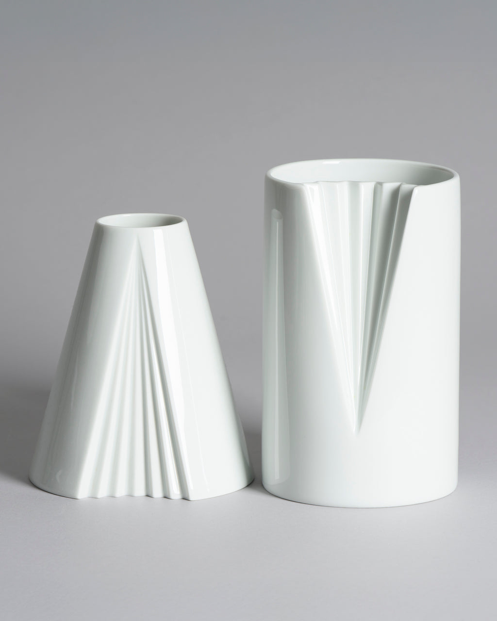 Plissée Porcelain Vase Duo – Ambrogio Pozzi for Rosenthal, 1985
