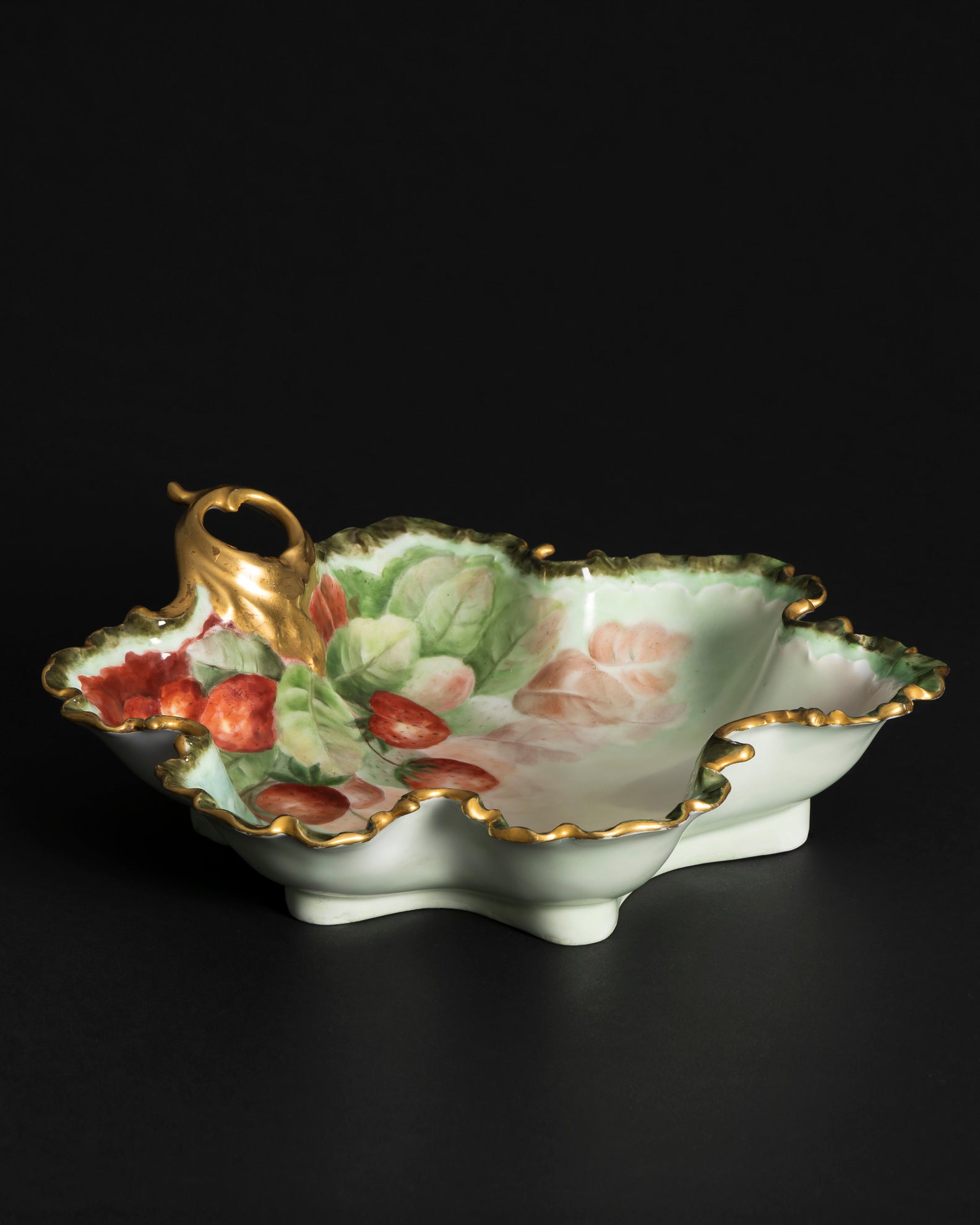 Porcelain Berry Bowl “Monbijou Strawberries” – Rosenthal, ca. 1900