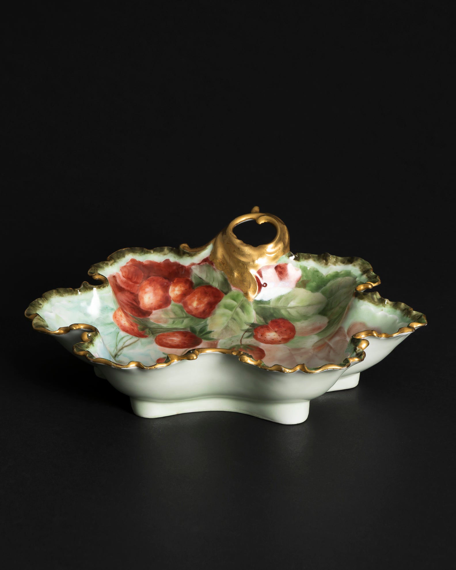 Porcelain Berry Bowl “Monbijou Strawberries” – Rosenthal, ca. 1900