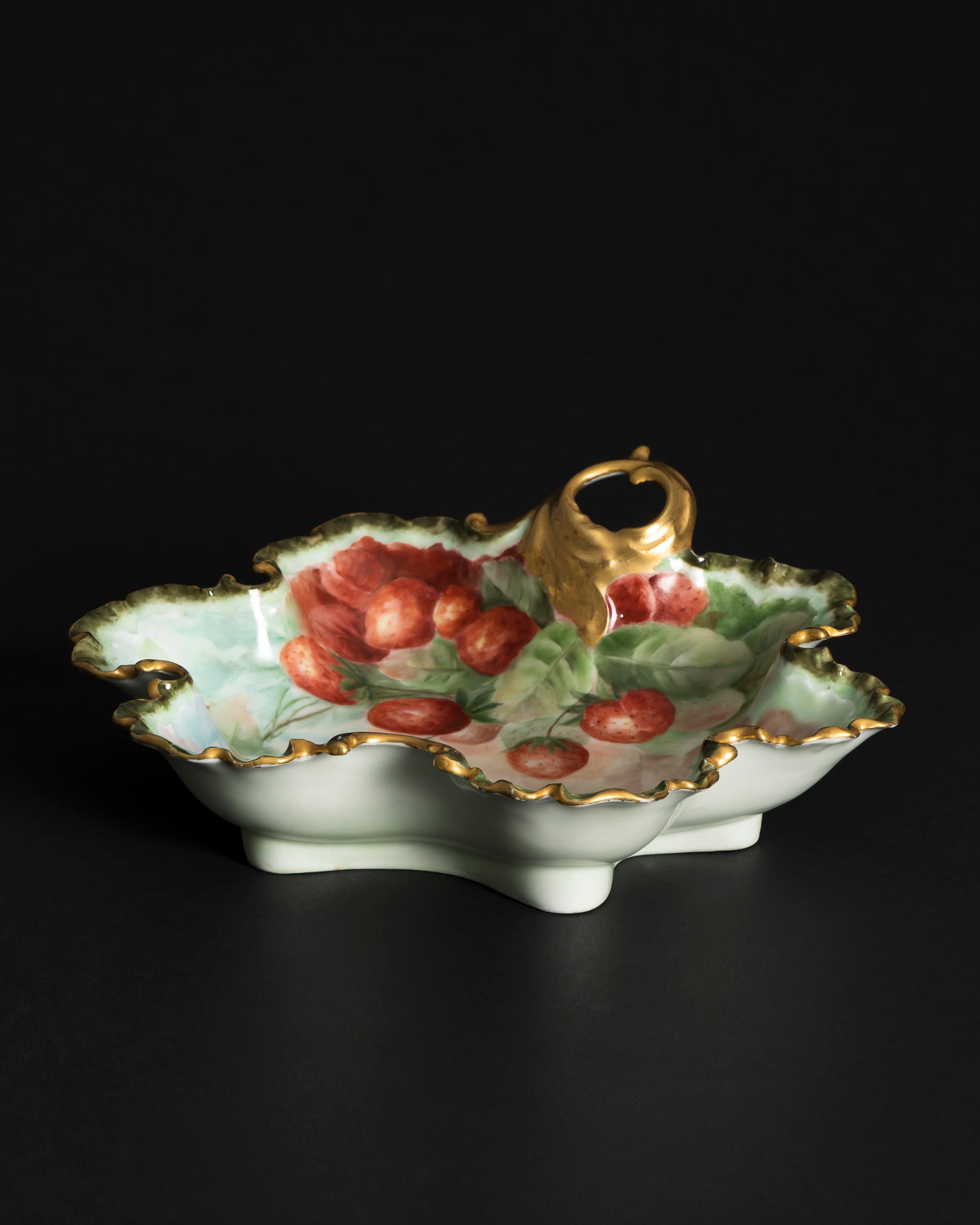 Porcelain Berry Bowl “Monbijou Strawberries” – Rosenthal, ca. 1900