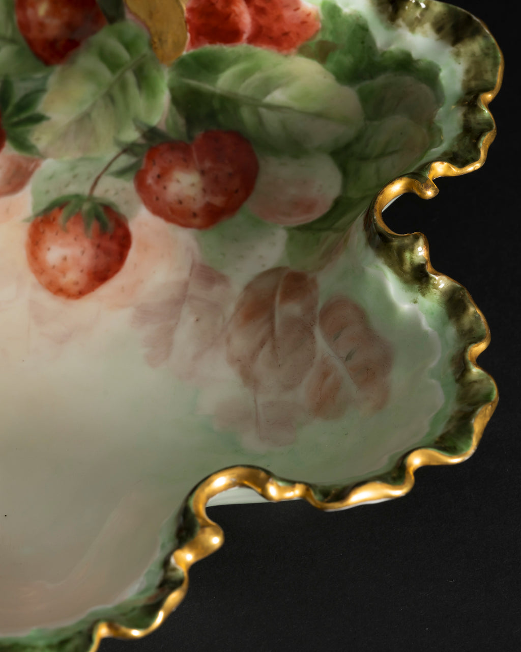 Porcelain Berry Bowl “Monbijou Strawberries” – Rosenthal, ca. 1900