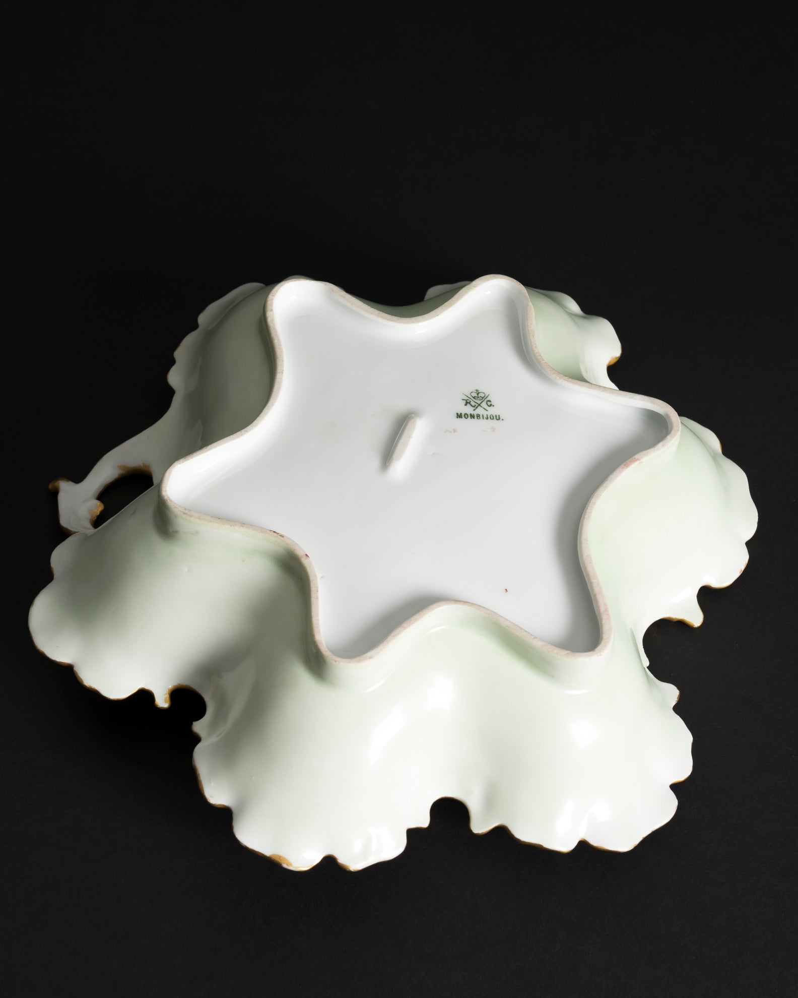Porcelain Berry Bowl “Monbijou Strawberries” – Rosenthal, ca. 1900