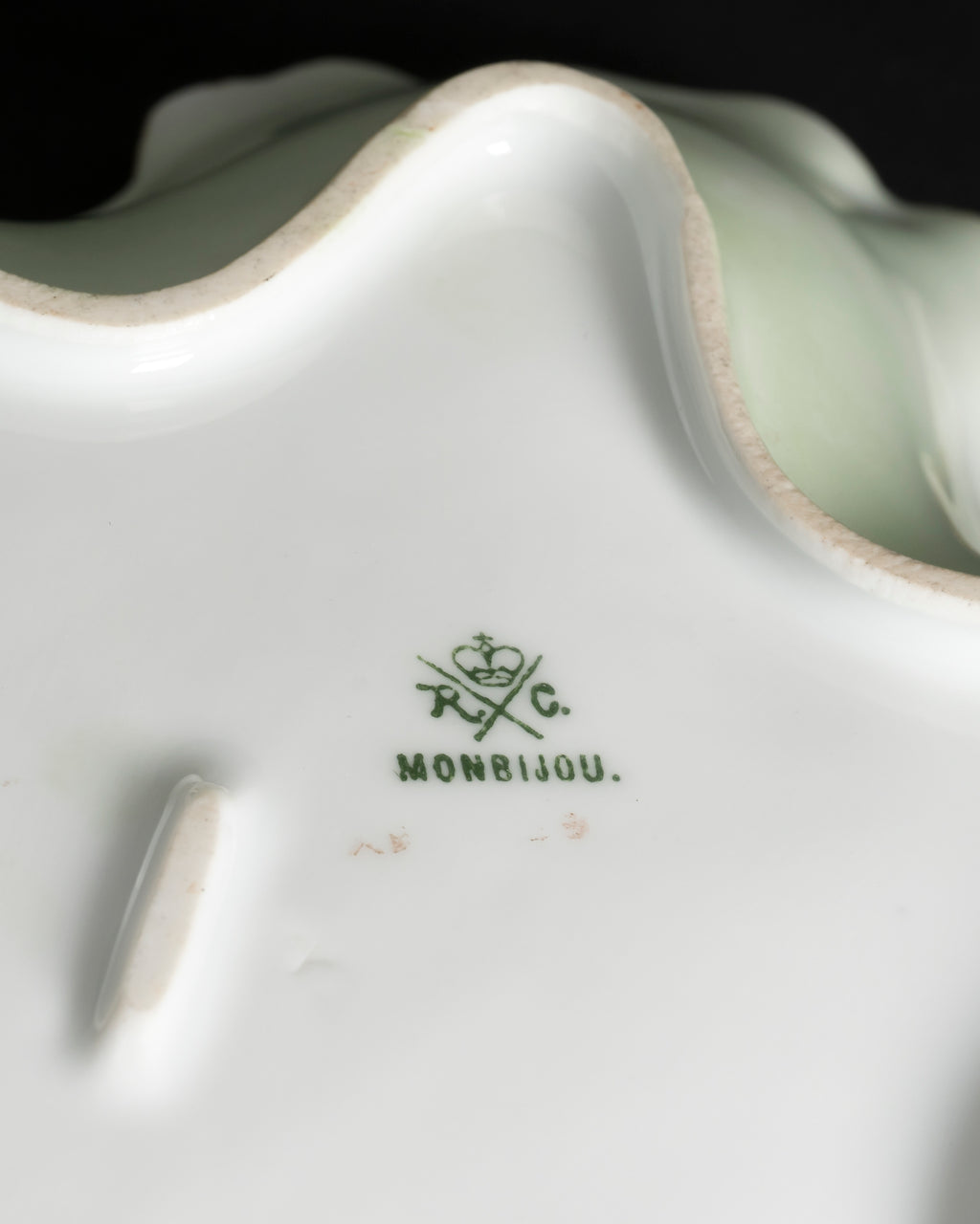 Porcelain Berry Bowl “Monbijou Strawberries” – Rosenthal, ca. 1900