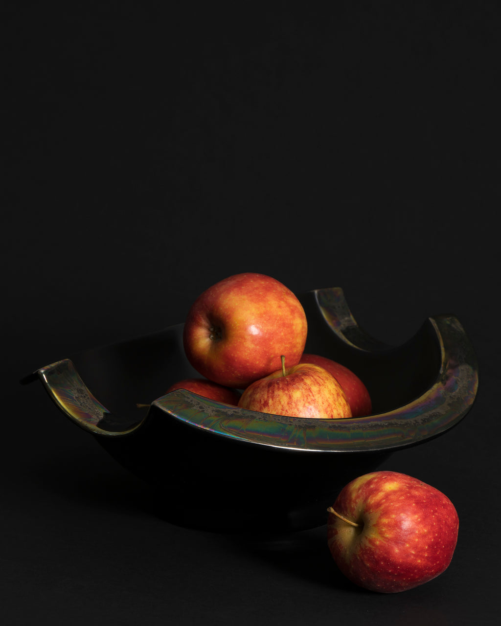 Nautica Porcelaine Noire Bowl – Jan van der Vaart & Helmut Drexler for Rosenthal, 1990s