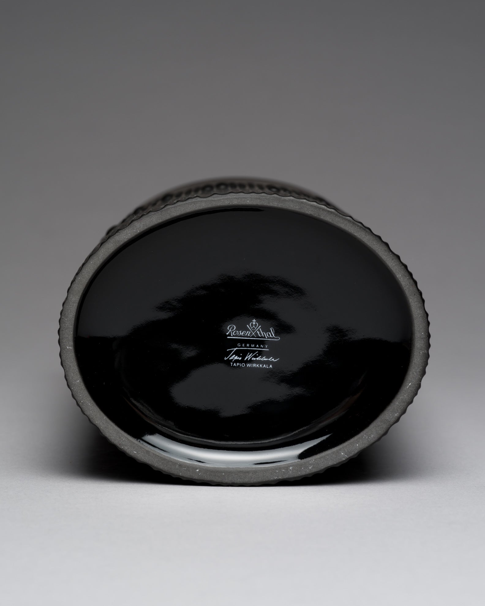 Textured Porcelain Noire Duo – Tapio Wirkkala for Rosenthal, Late 20th Century