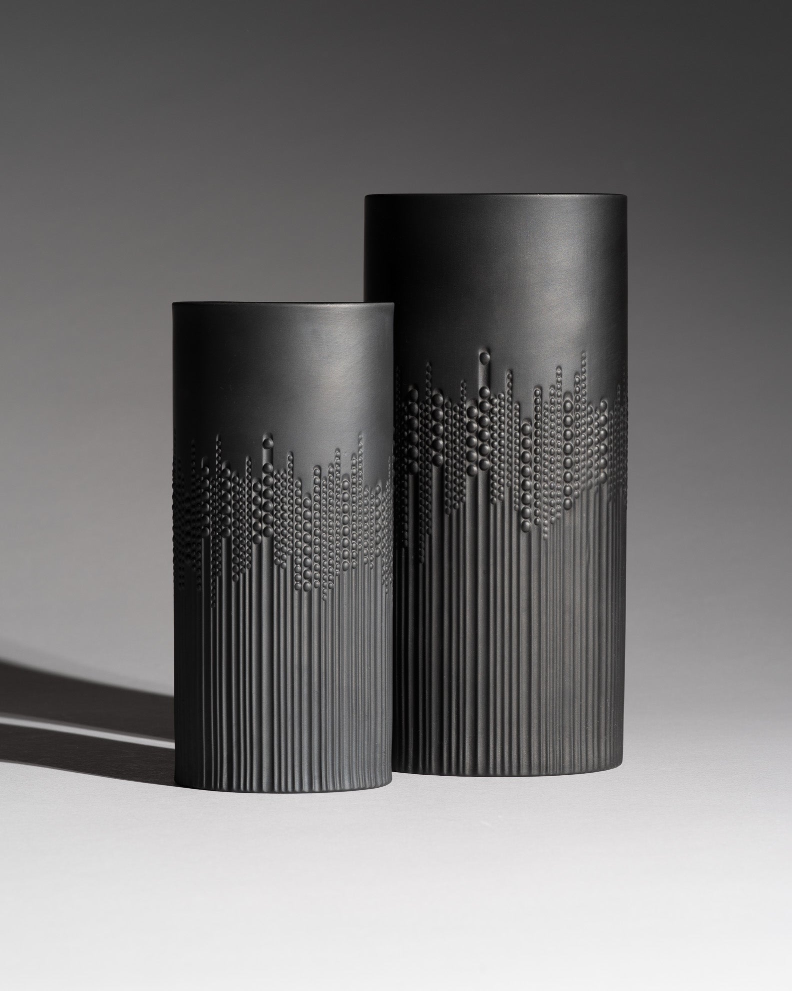Textured Porcelain Noire Duo – Tapio Wirkkala for Rosenthal, Late 20th Century