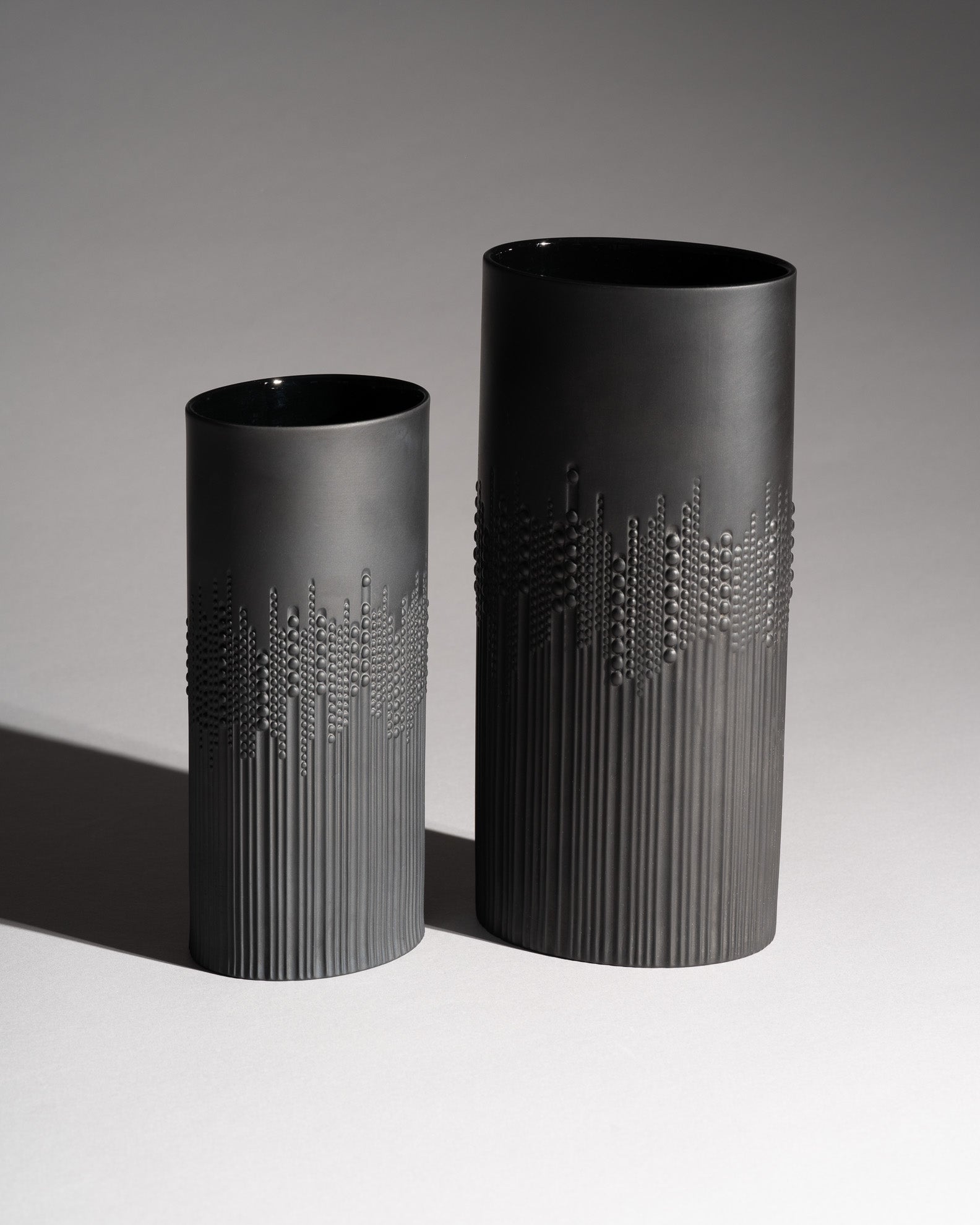 Textured Porcelain Noire Duo – Tapio Wirkkala for Rosenthal, Late 20th Century