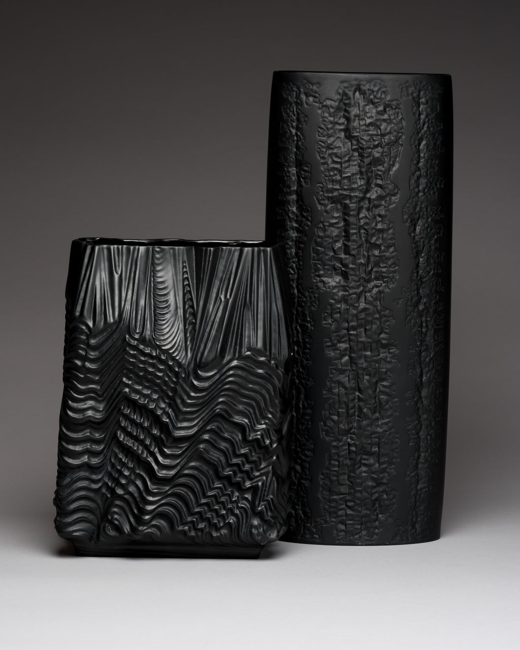 Porcelaine Noire Vase Duo – Martin Freyer for Rosenthal, 1960s–70s