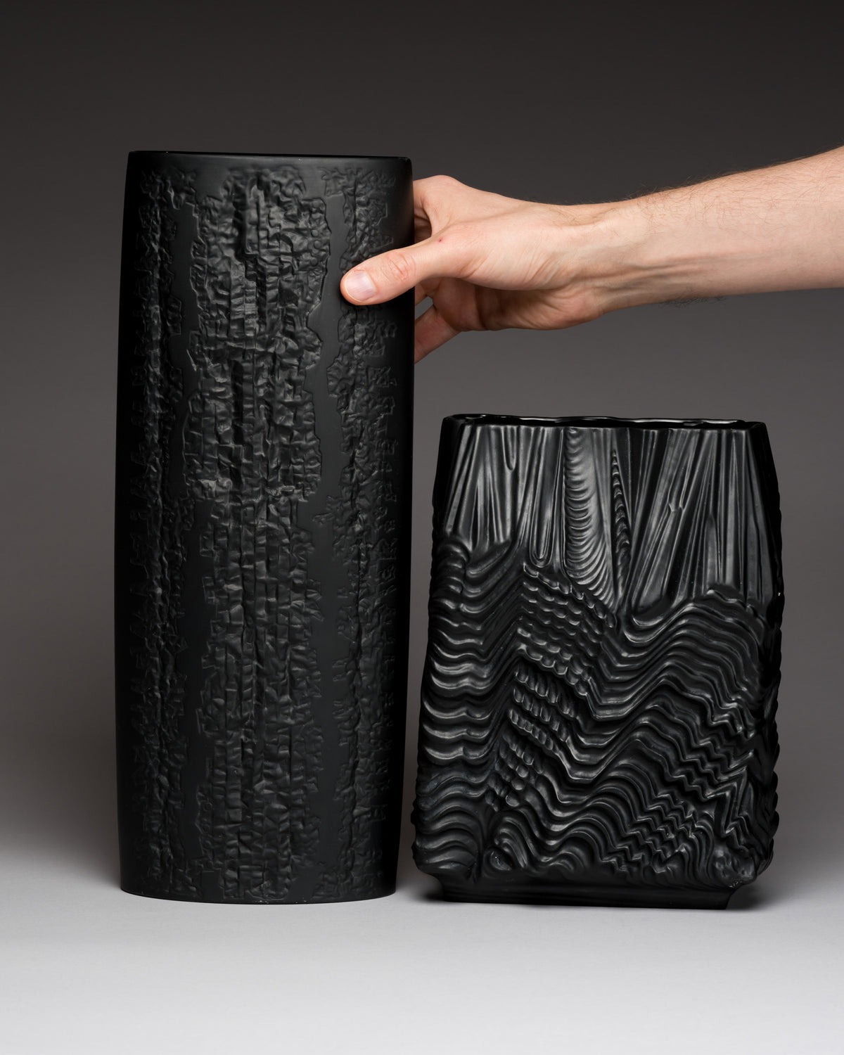 Porcelaine Noire Vase Duo – Martin Freyer for Rosenthal, 1960s–70s