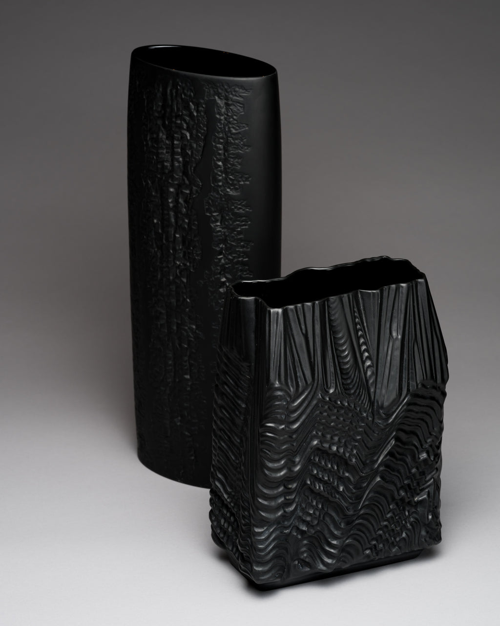 Porcelaine Noire Vase Duo – Martin Freyer for Rosenthal, 1960s–70s