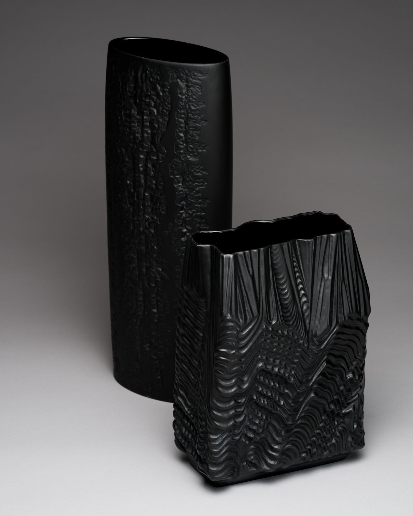 Porcelaine Noire Vase Duo – Martin Freyer for Rosenthal, 1960s–70s