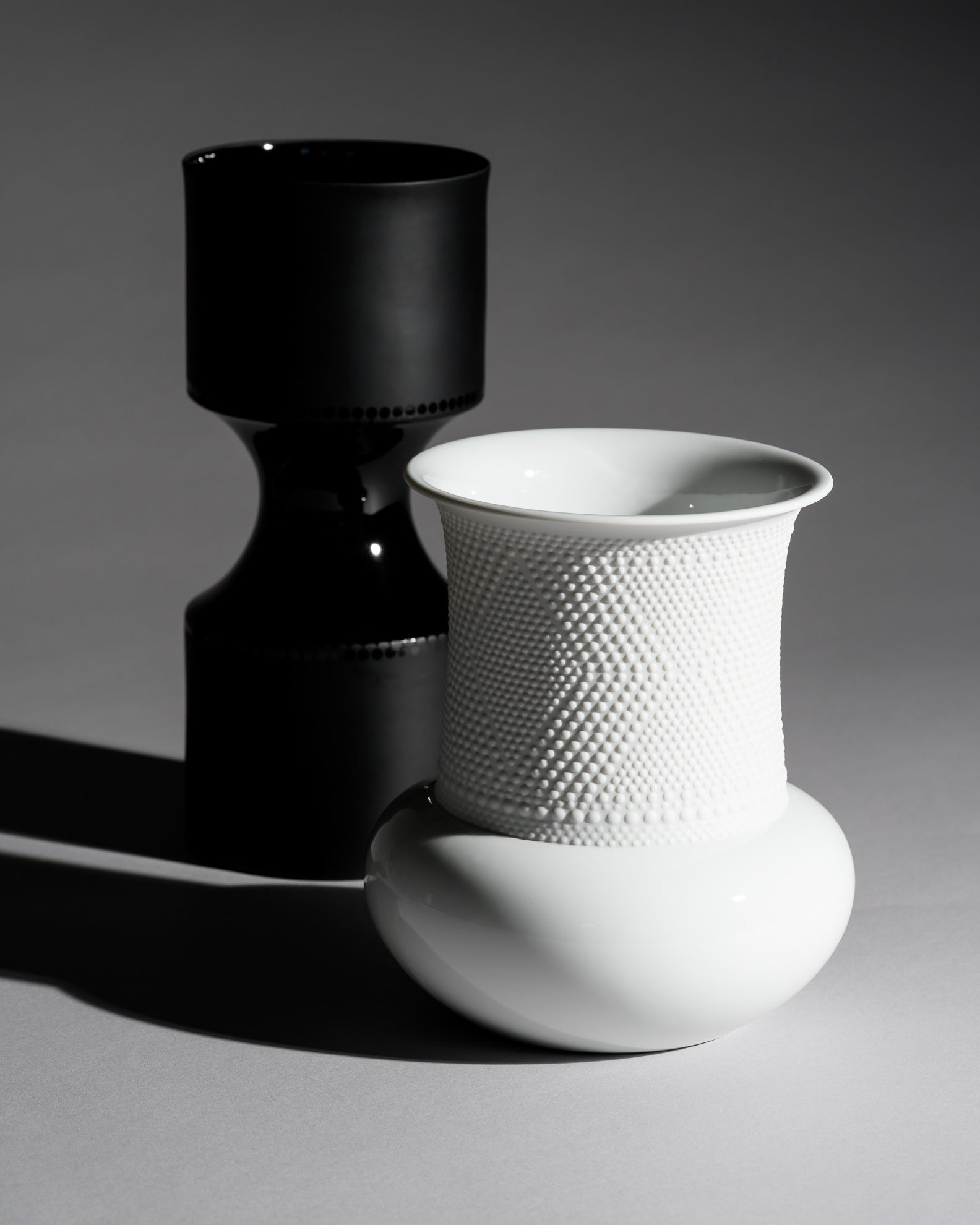 Black & White Porcelain Duo – Tapio Wirkkala for Rosenthal, 1980s