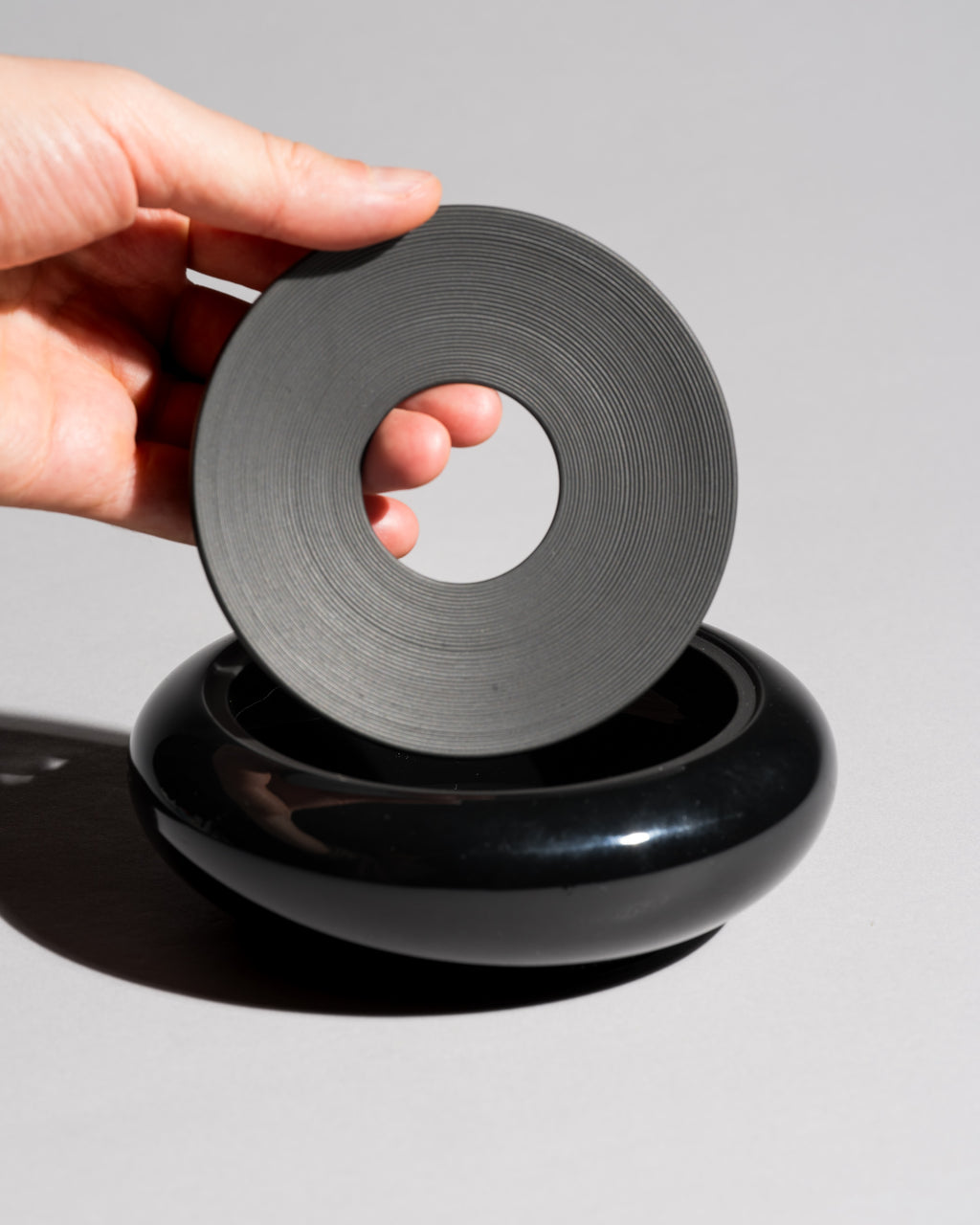 Porcelaine Noire Vase & Ashtray Duo – Tapio Wirkkala for Rosenthal, 1960s