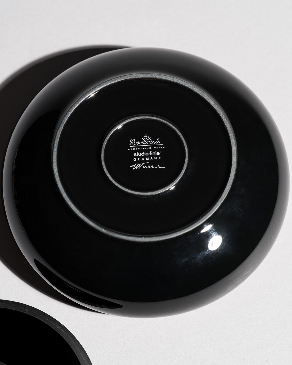 Porcelaine Noire Vase & Ashtray Duo – Tapio Wirkkala for Rosenthal, 1960s