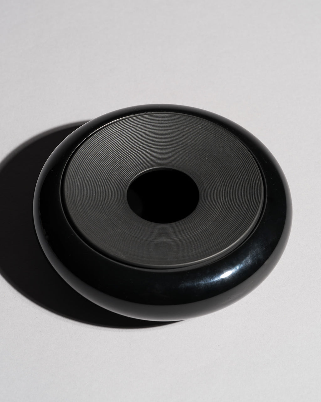 Porcelaine Noire Vase & Ashtray Duo – Tapio Wirkkala for Rosenthal, 1960s