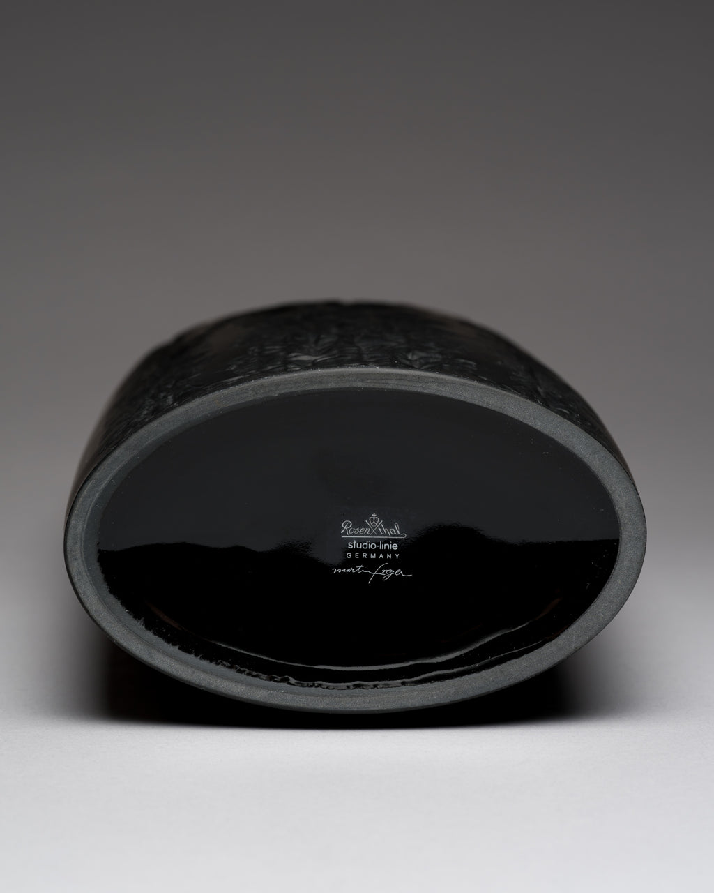 Porcelaine Noire Vase Duo – Martin Freyer for Rosenthal, 1960s–70s