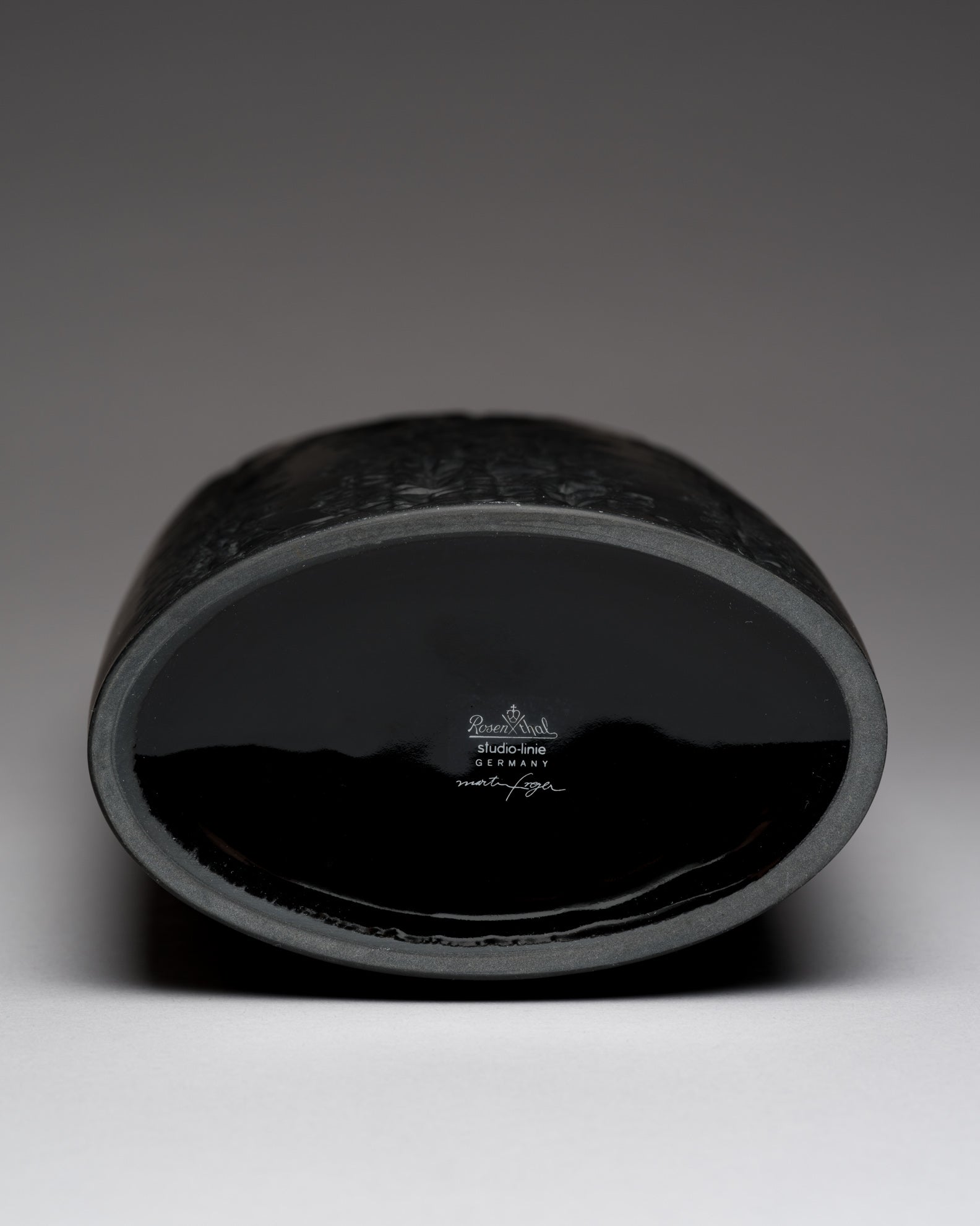 Porcelaine Noire Vase Duo – Martin Freyer for Rosenthal, 1960s–70s