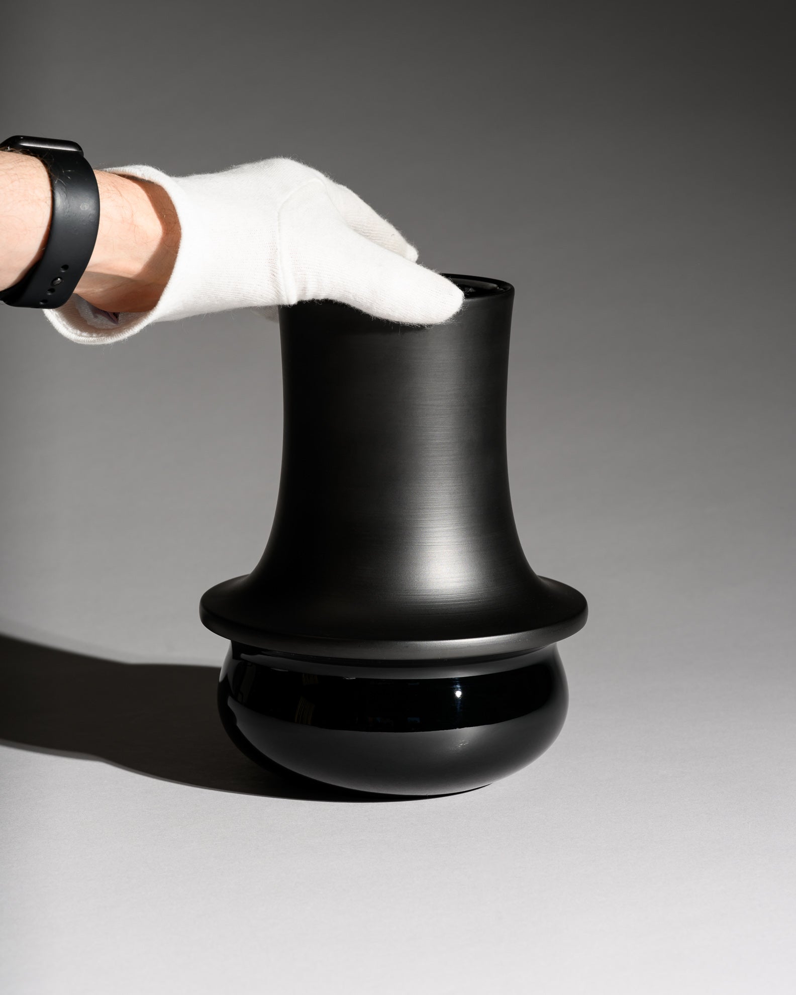 Contrasting Black Porcelain Duo – Wolf Karnagel & Sami Wirkkala for Rosenthal, 1980s–1990s