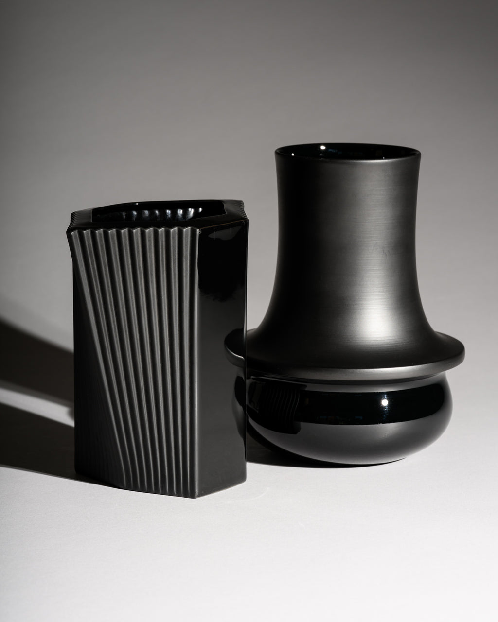 Contrasting Black Porcelain Duo – Wolf Karnagel & Sami Wirkkala for Rosenthal, 1980s–1990s