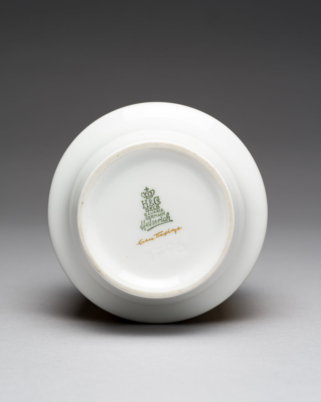 White & Gold Porcelain Vase Duo – Heinrich & Co., 1960s
