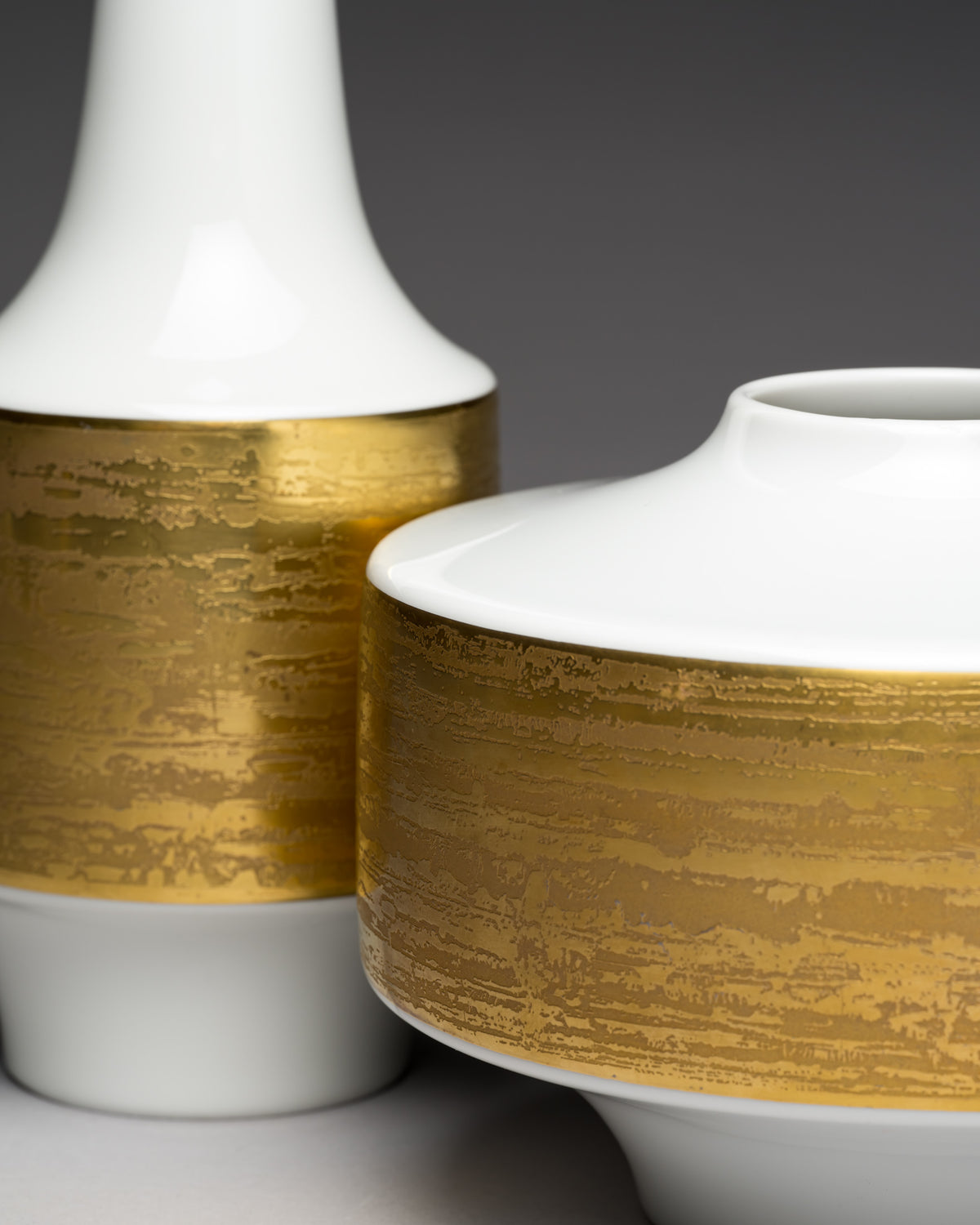 White & Gold Porcelain Vase Duo – Heinrich & Co., 1960s