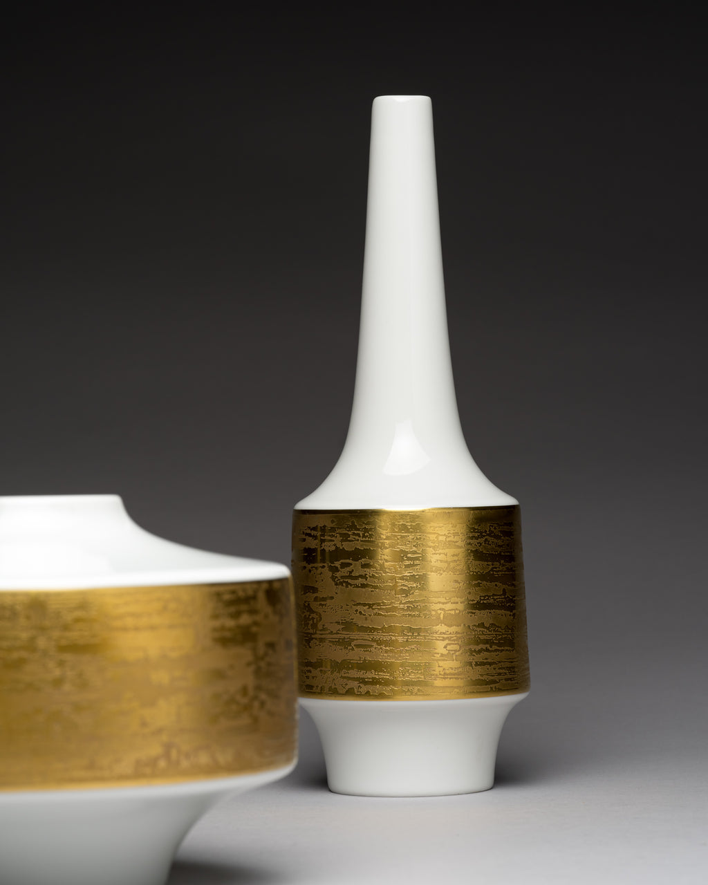 White & Gold Porcelain Vase Duo – Heinrich & Co., 1960s