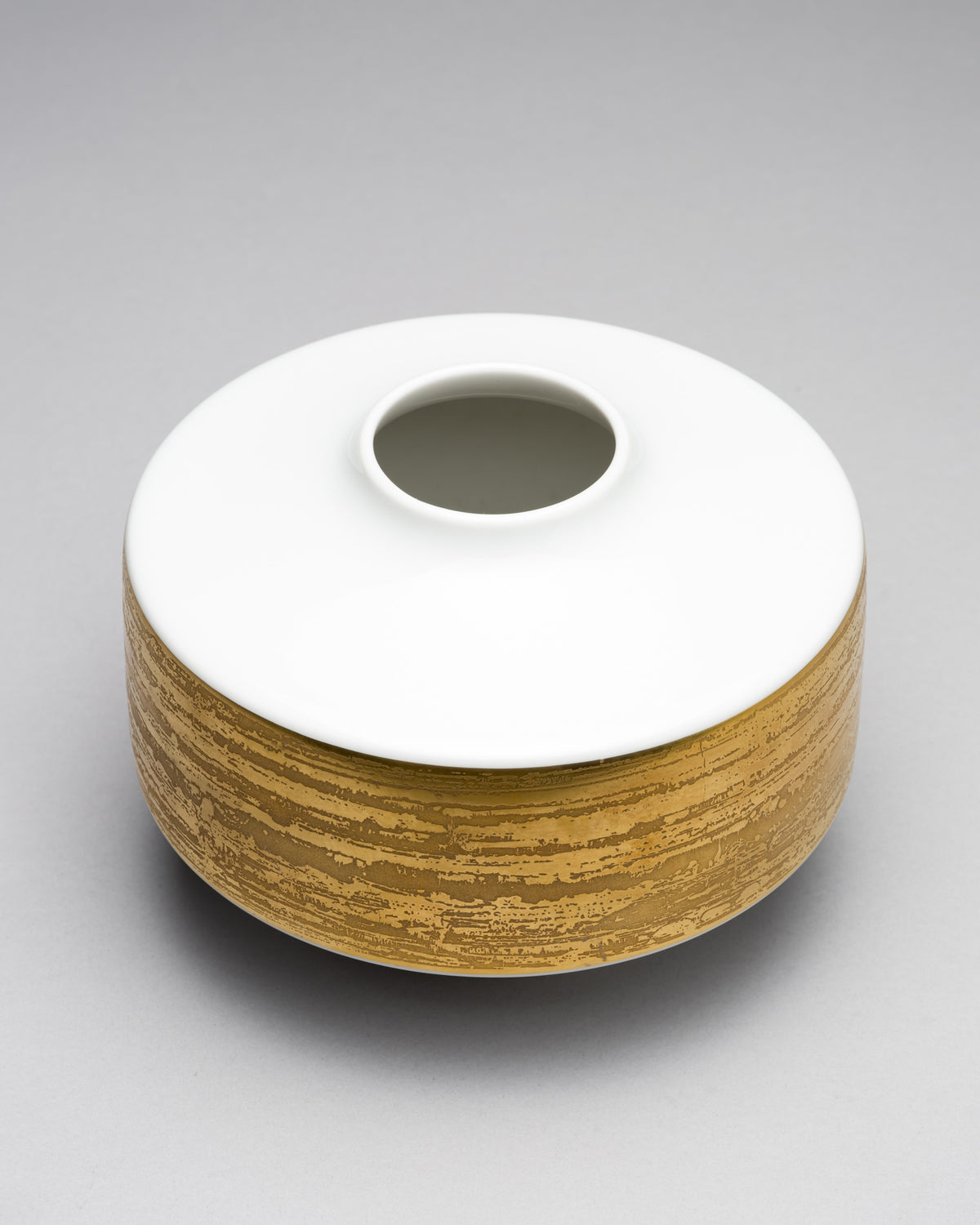 White & Gold Porcelain Vase Duo – Heinrich & Co., 1960s