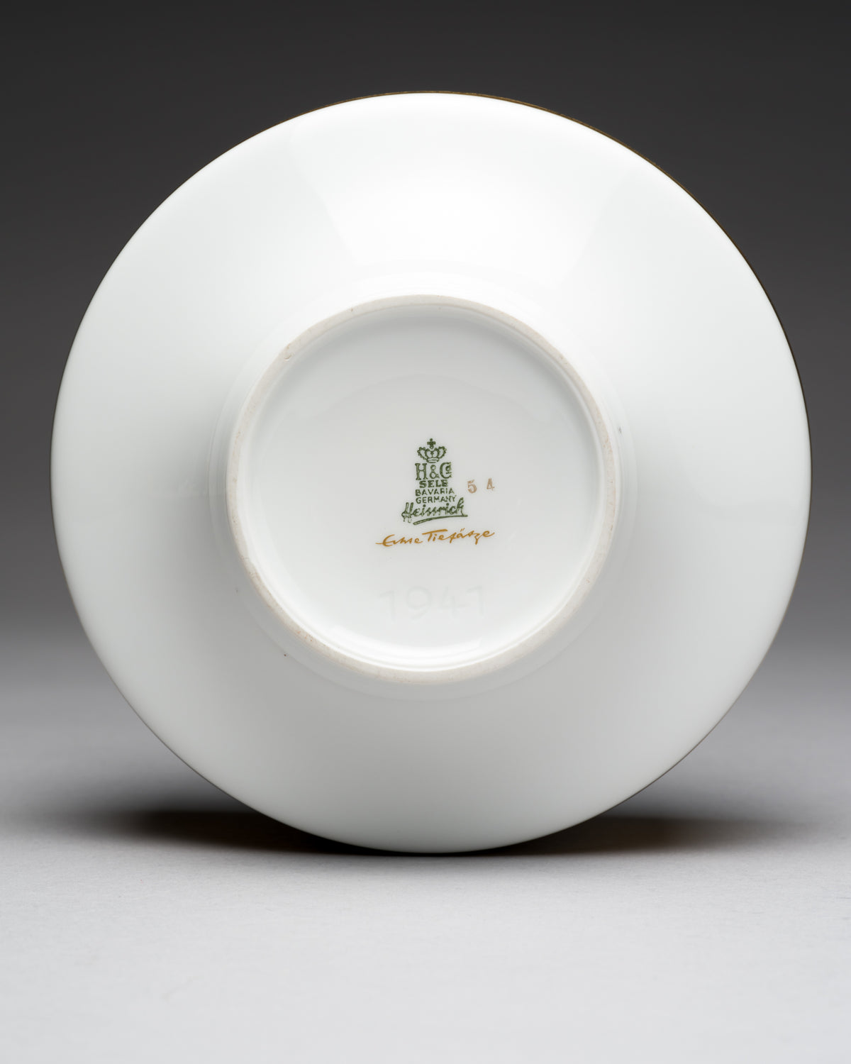 White & Gold Porcelain Vase Duo – Heinrich & Co., 1960s