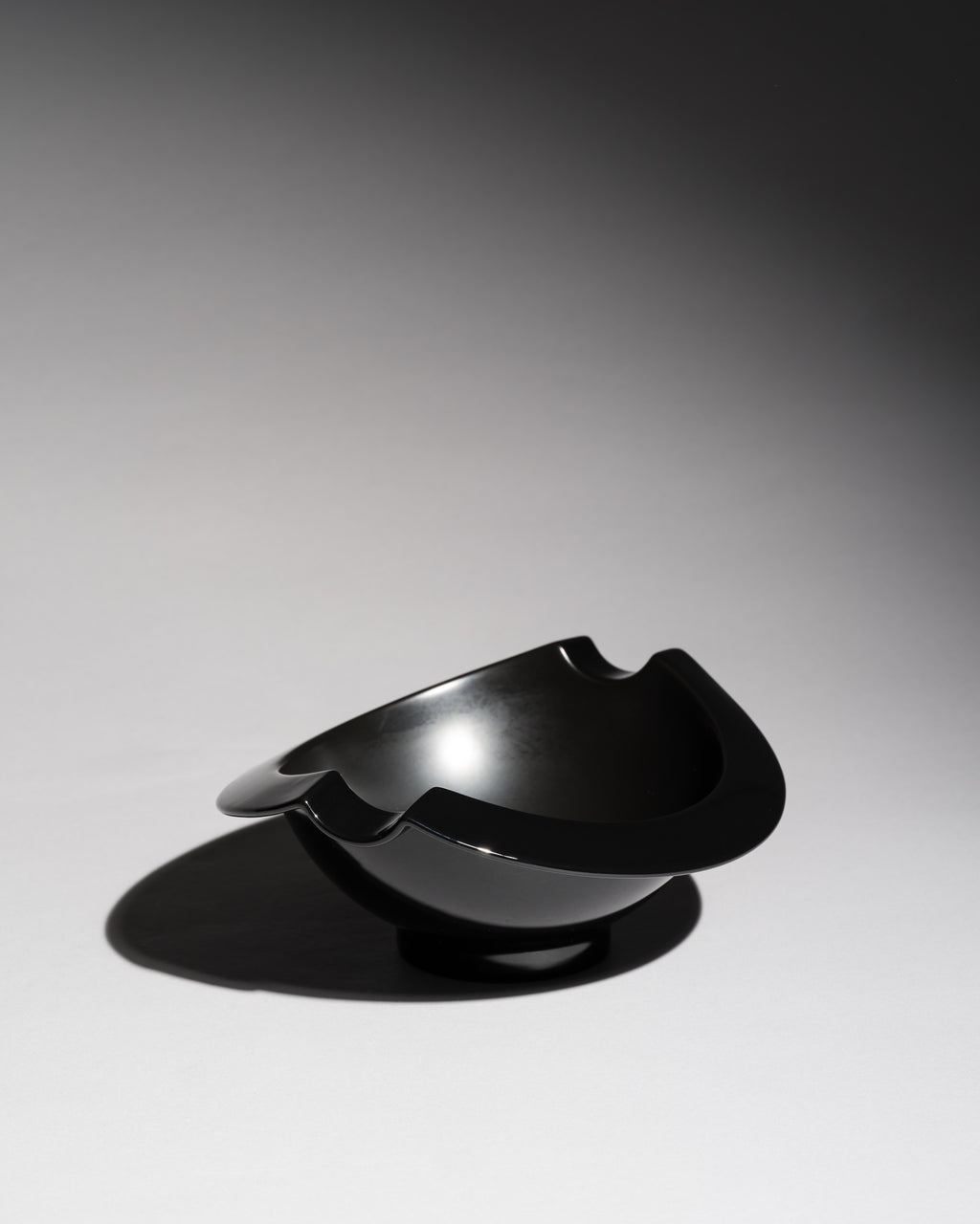 Nautica Porcelaine Noire Bowl – Jan van der Vaart for Rosenthal, 1980s