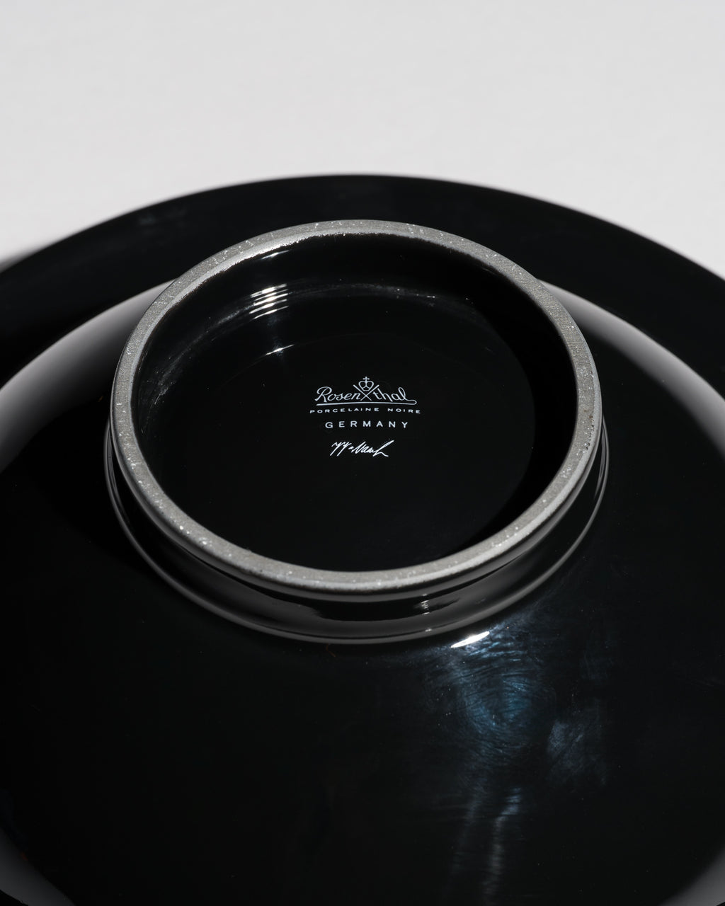 Nautica Porcelaine Noire Bowl – Jan van der Vaart for Rosenthal, 1980s