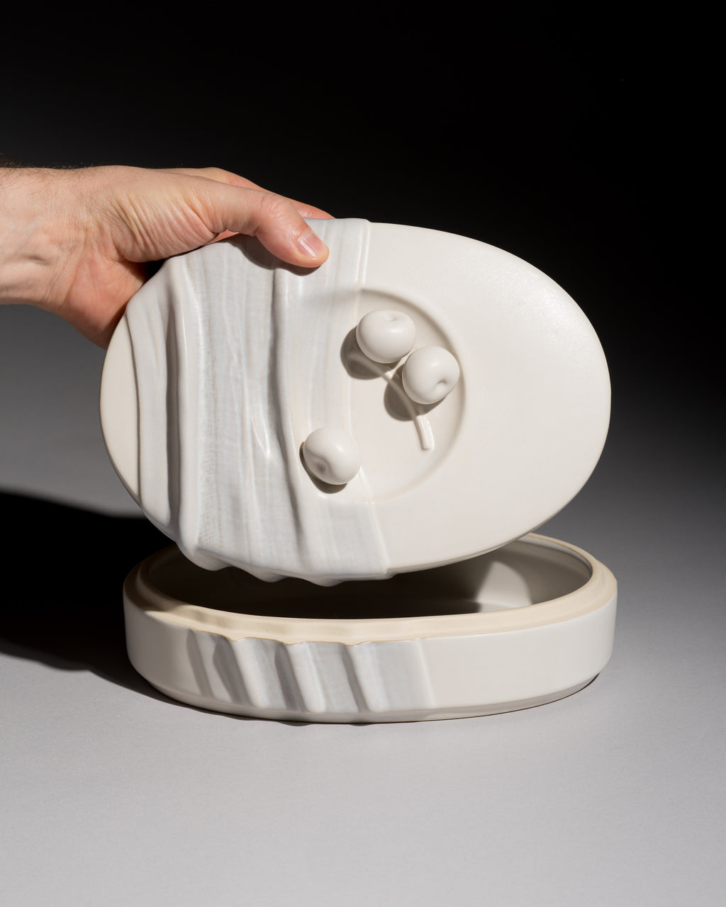 “Still Life” Porcelain Box  – Antje Brüggemann-Breckwoldt for Rosenthal, 1980s