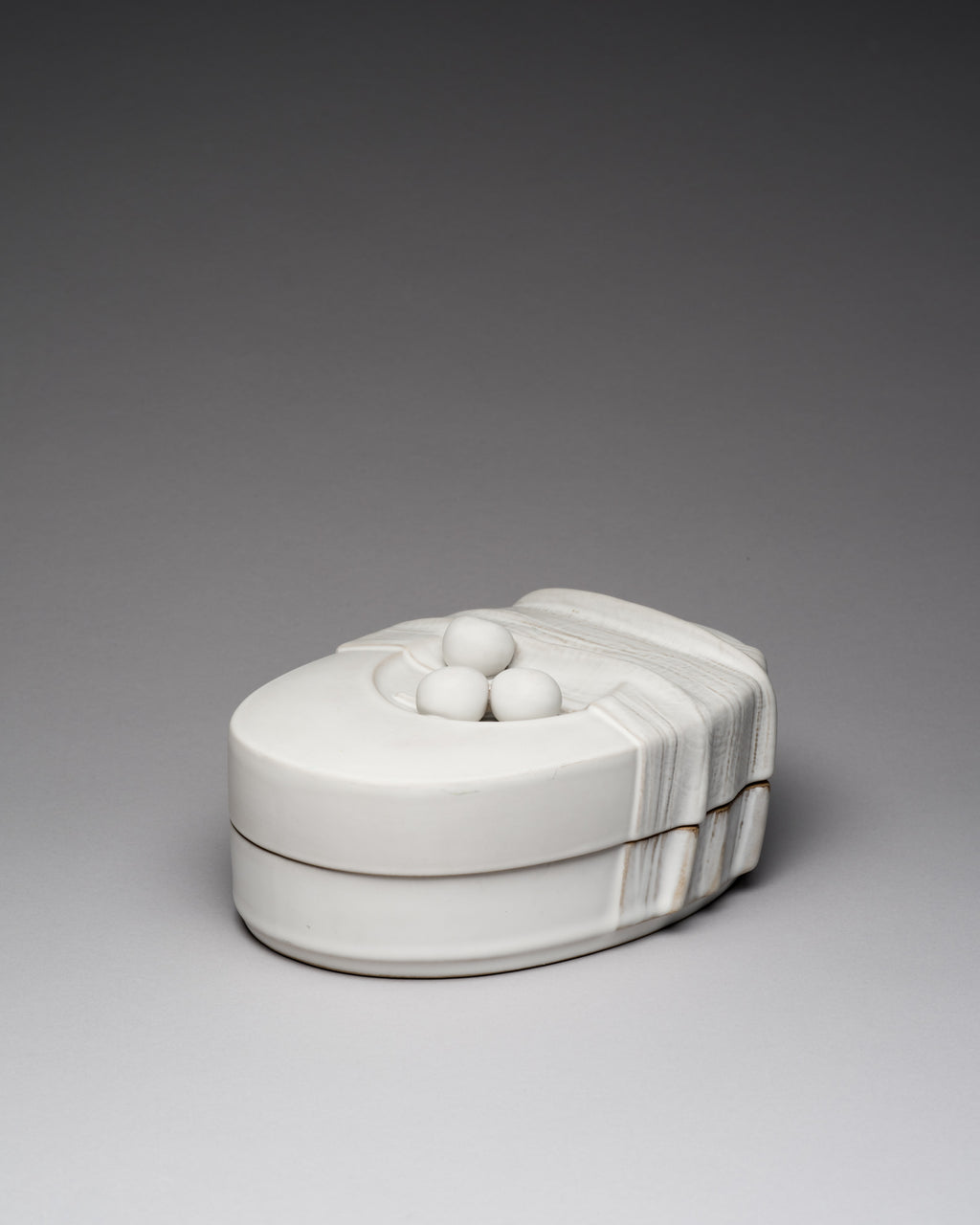 “Still Life” Porcelain Box  – Antje Brüggemann-Breckwoldt for Rosenthal, 1980s
