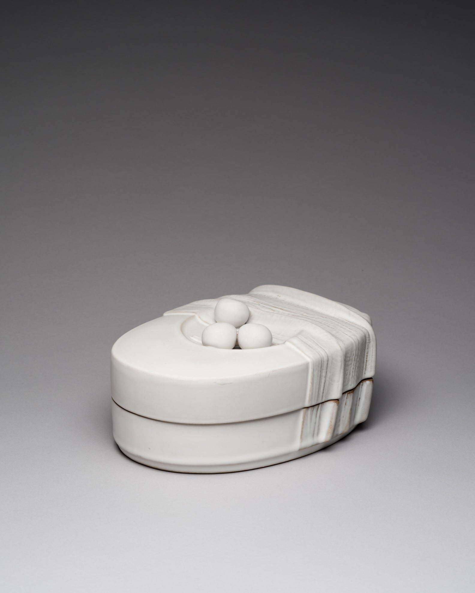 “Still Life” Porcelain Box  – Antje Brüggemann-Breckwoldt for Rosenthal, 1980s