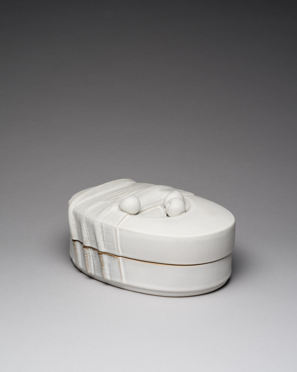 “Still Life” Porcelain Box  – Antje Brüggemann-Breckwoldt for Rosenthal, 1980s