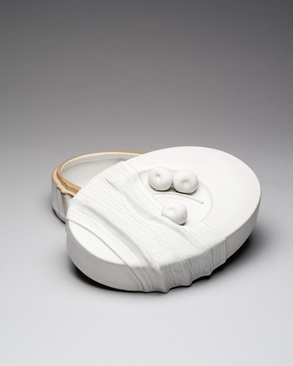 “Still Life” Porcelain Box  – Antje Brüggemann-Breckwoldt for Rosenthal, 1980s
